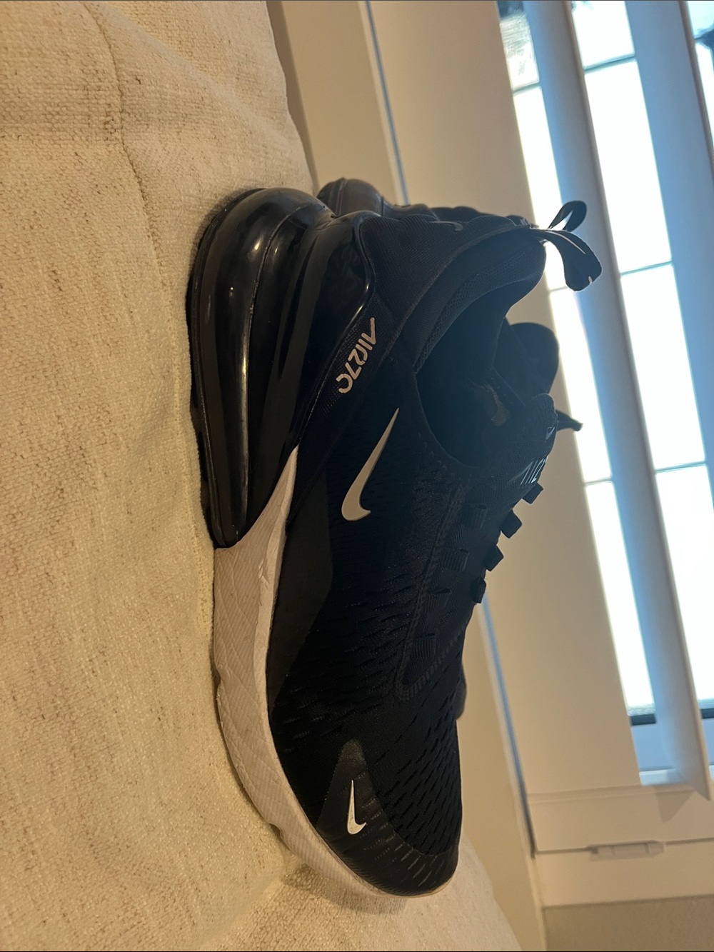 Nike Men's Black/White Air Max 270 Lifestyle Sneakers